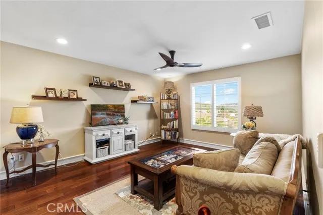 28422 Agajanian Drive, Santa Clarita CA 91390 | Detached 49