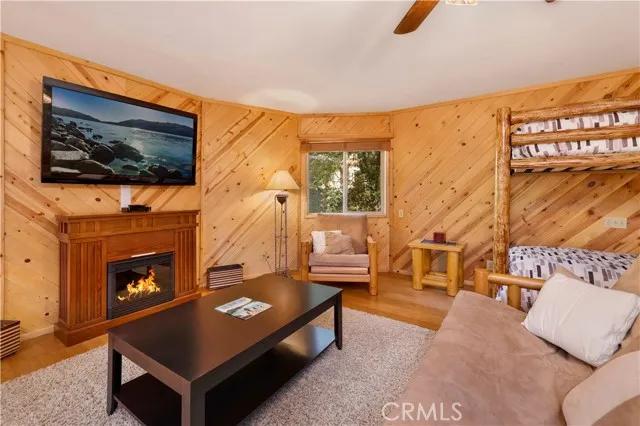 583 Thrush Drive, Big Bear Lake CA 92315 | Detached 20