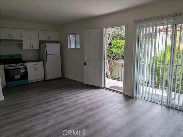 1555 Artesia Boulevard, Manhattan Beach Ca 90266 | Apartment 4