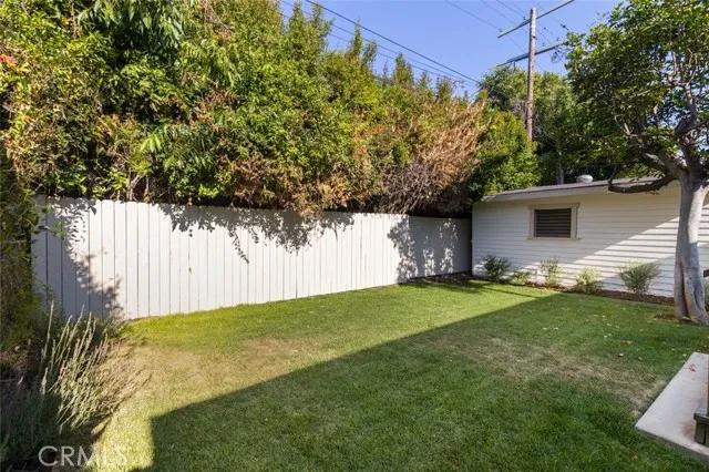 1334 N Genesee Avenue, Los Angeles Ca 90046 | Detached 36