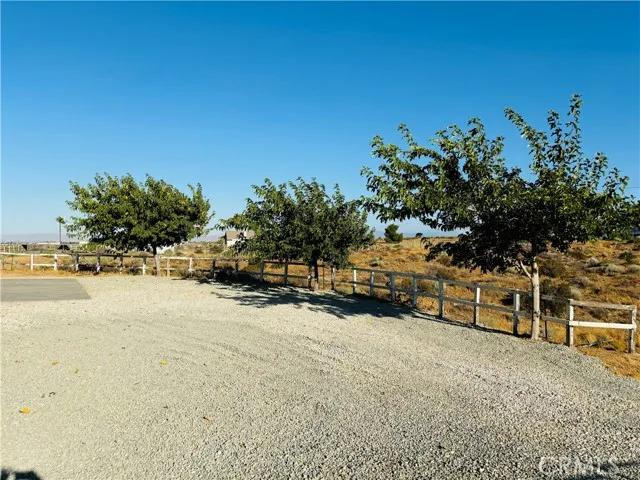 8225 Ailanthus Street, Phelan Ca 92371 | Detached 27