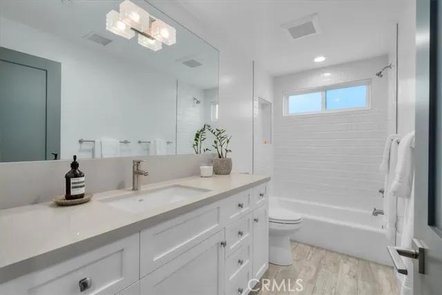 669 Longfellow Ave, Hermosa Beach Ca 90254 | Detached 23