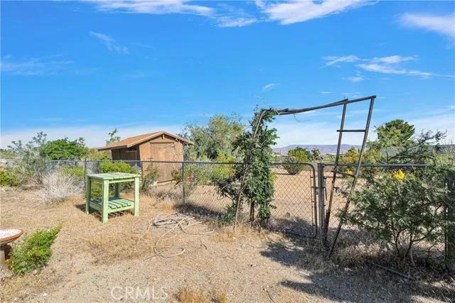 32862 Carnelian Road, Lucerne Valley Ca 92356 | Detached 26