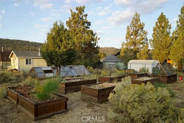 829 Hart Lane, Big Bear City Ca 92314 | Detached 10