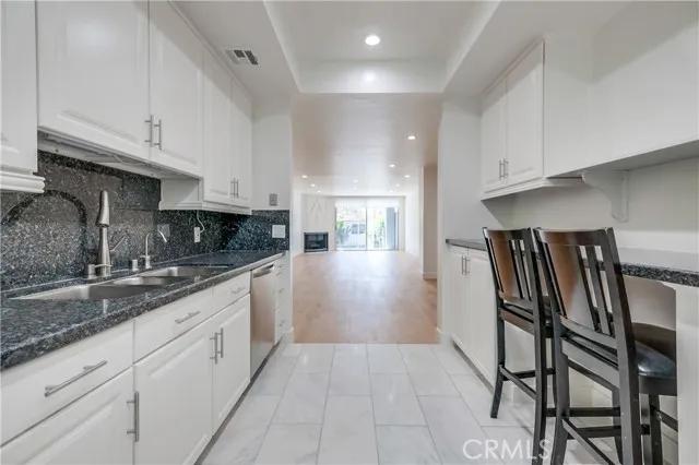 450 S Maple Drive # 203, Beverly Hills Ca 90212 | Detached 16