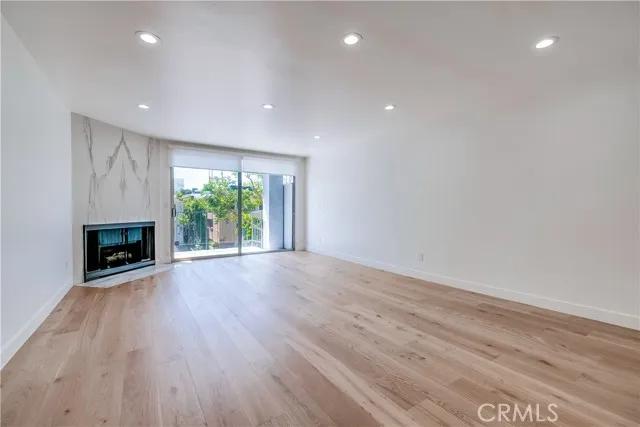 450 S Maple Drive # 203, Beverly Hills Ca 90212 | Detached 9