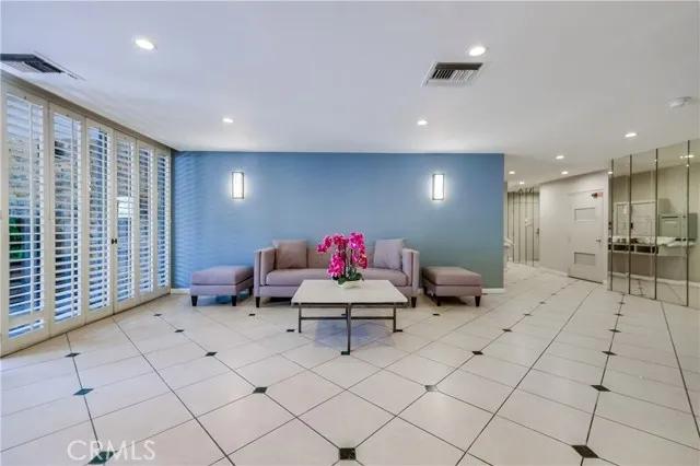 450 S Maple Drive # 203, Beverly Hills Ca 90212 | Detached 5