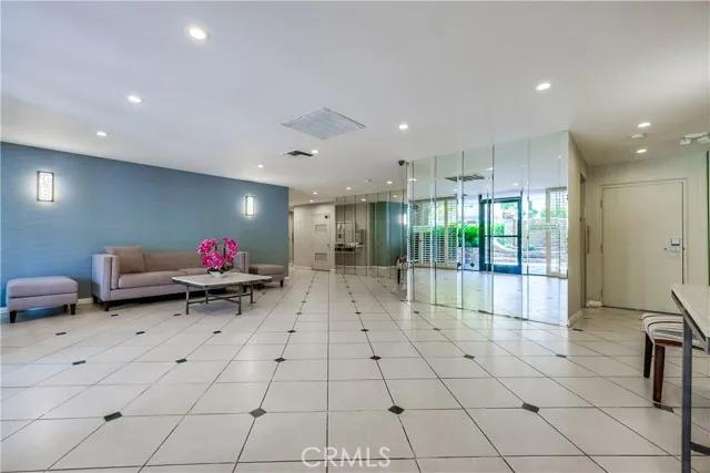 450 S Maple Drive # 203, Beverly Hills Ca 90212 | Detached 4