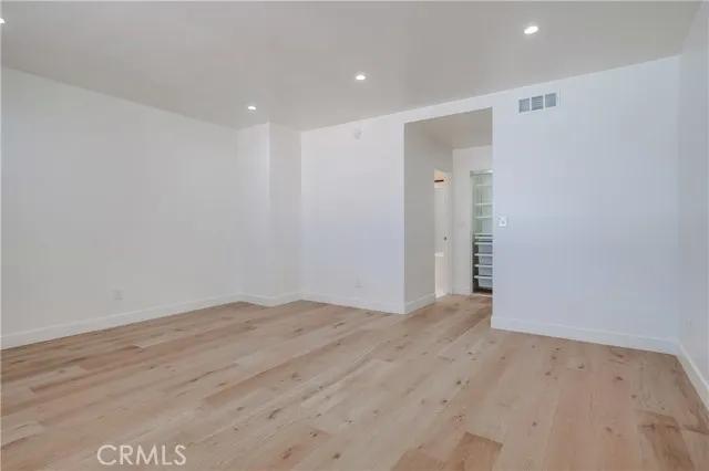 450 S Maple Drive # 203, Beverly Hills Ca 90212 | Detached 29