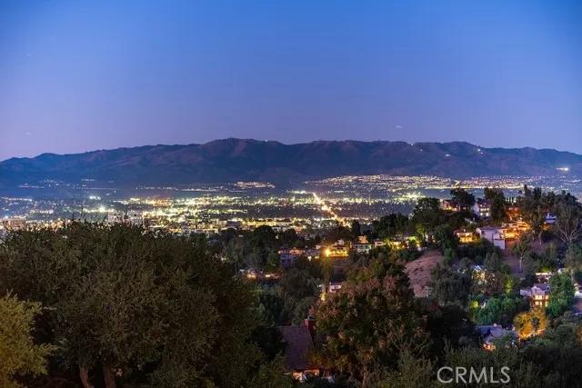 21015 Mulholland Drive, Woodland Hills Ca 91364 | Detached 44