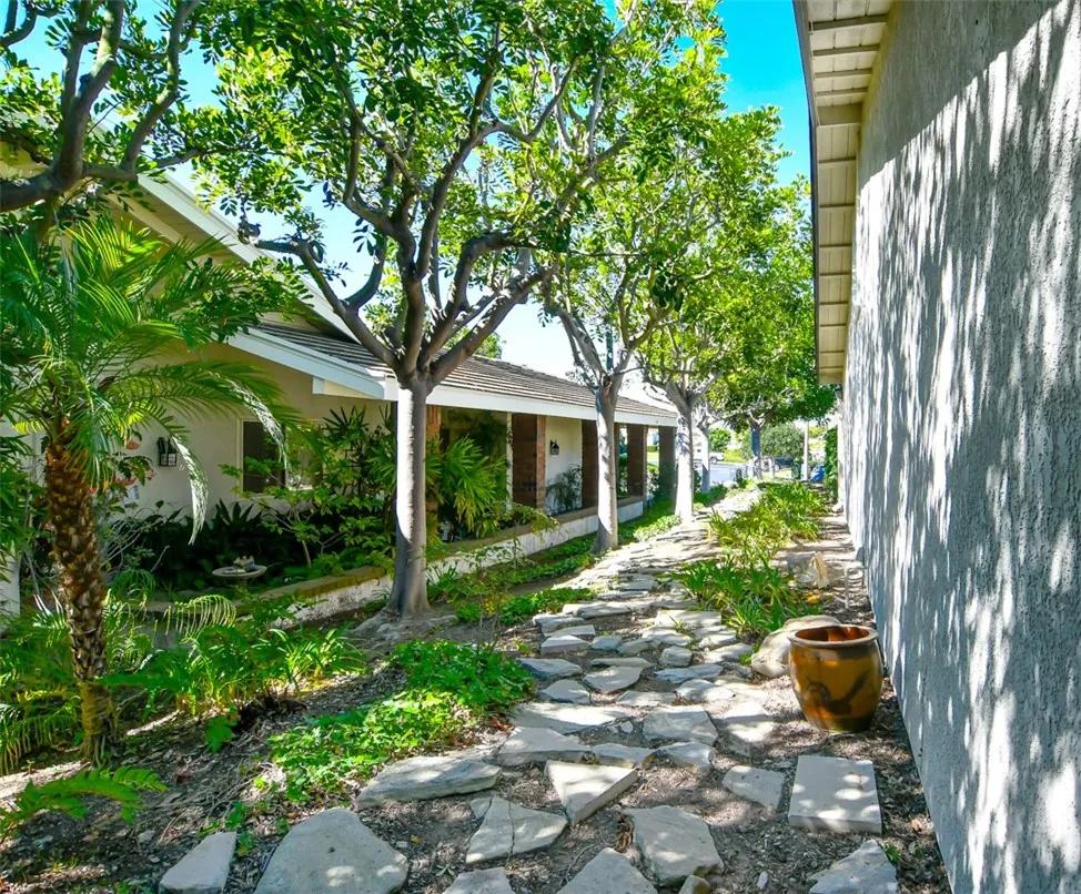 26 Shoal Drive, Corona Del Mar Ca 92625 | All Other Attached 33