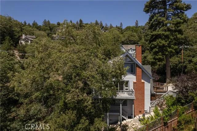 27501 Alpen Drive, Lake Arrowhead Ca 92352 | Detached 34