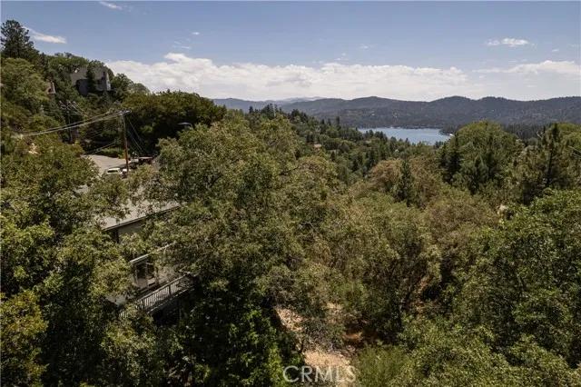 27501 Alpen Drive, Lake Arrowhead Ca 92352 | Detached 33