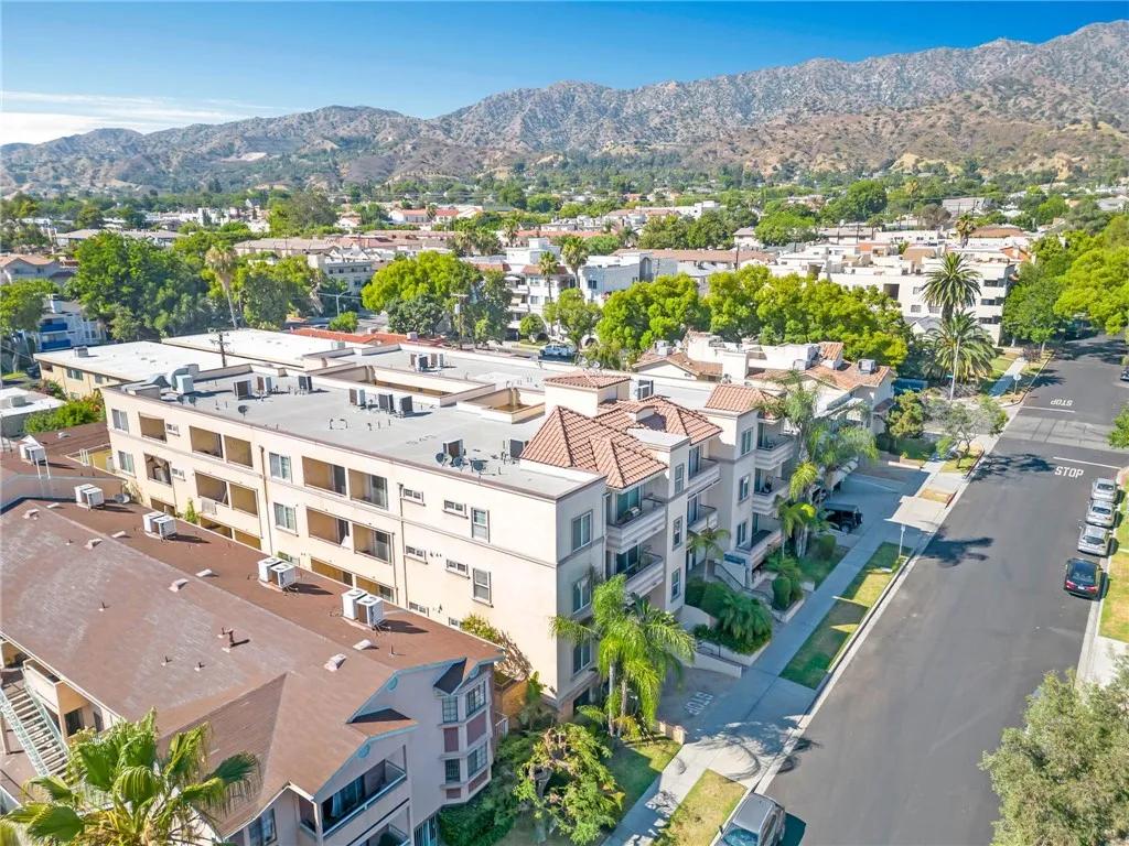 549 E Palm Avenue # 303, Burbank Ca 91501 | All Other Attached 32