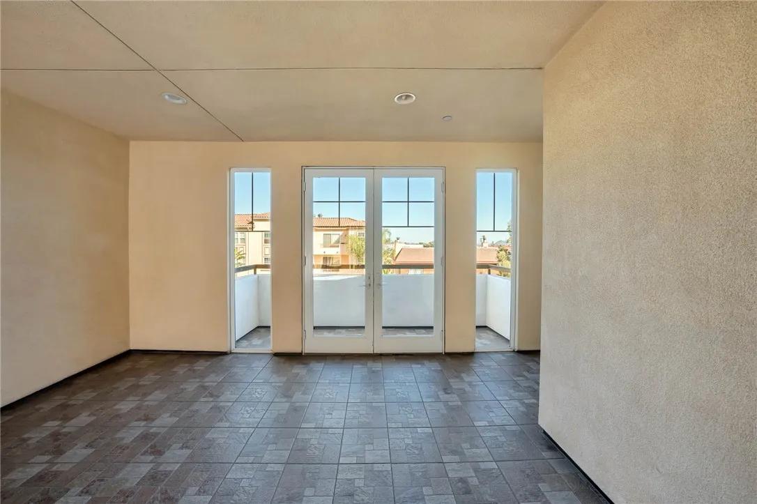 549 E Palm Avenue # 303, Burbank Ca 91501 | All Other Attached 25