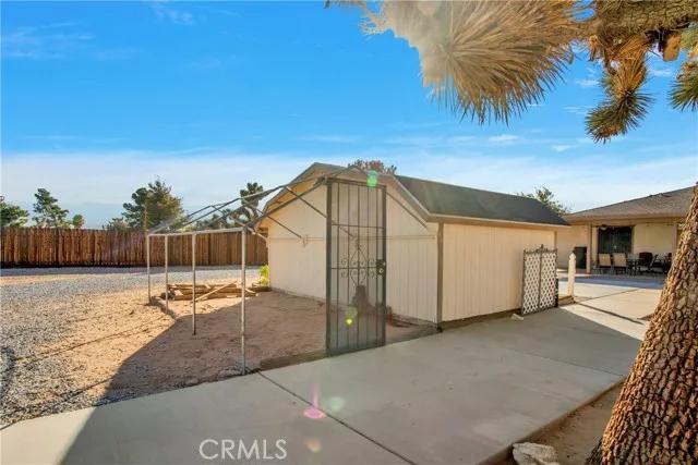 20782 Eyota Road, Apple Valley Ca 92308 | Detached 47