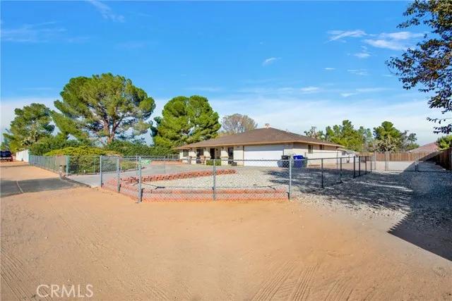 20782 Eyota Road, Apple Valley Ca 92308 | Detached 5