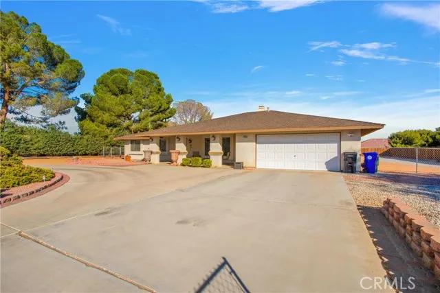 20782 Eyota Road, Apple Valley Ca 92308 | Detached 3