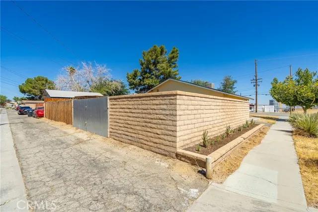 38749 22nd Street E, Palmdale Ca 93550 | Detached 27