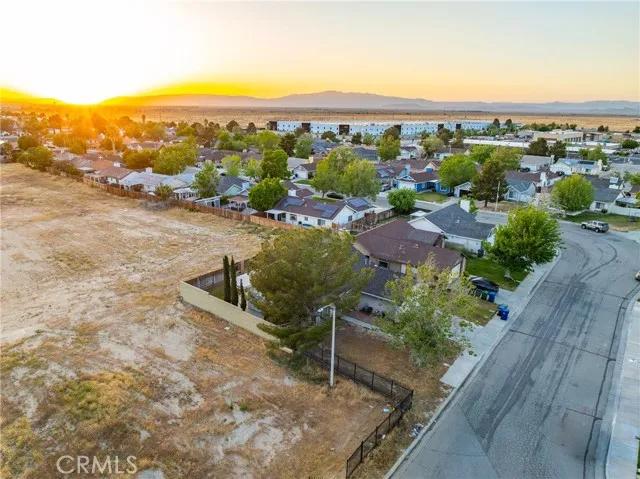 45911 Primrose Drive, Lancaster Ca 93534 | Detached 29