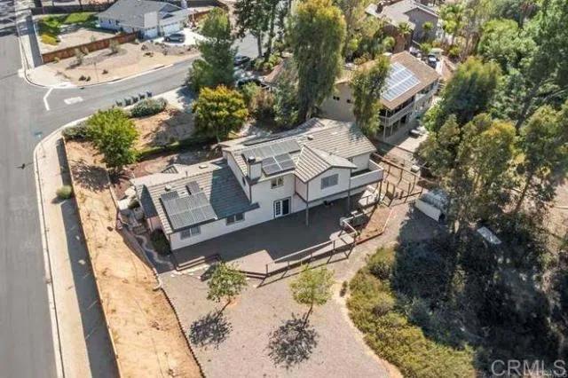 25905 Matlin Rd., Ramona Ca 92065 | Detached 1