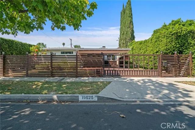 19525 Schoolcraft Street, Reseda Ca 91335 | Detached 40