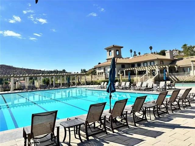 17 Via Scenica, Lake Elsinore Ca 92532 | Detached 10