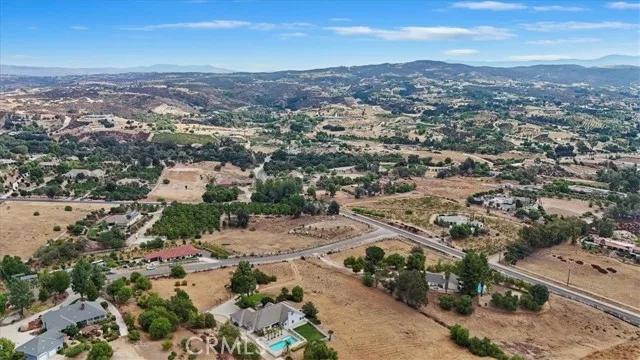 39423 Kapalua Way, Temecula Ca 92592 | Detached 10