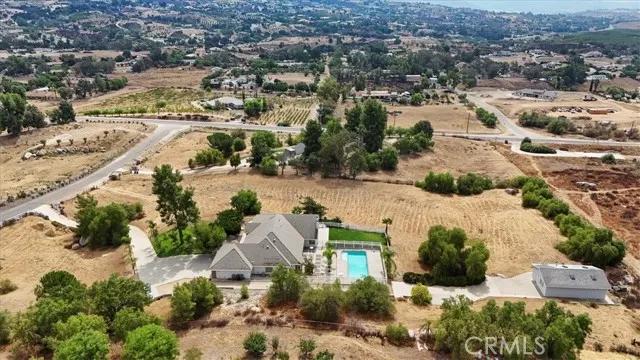 39423 Kapalua Way, Temecula Ca 92592 | Detached 64