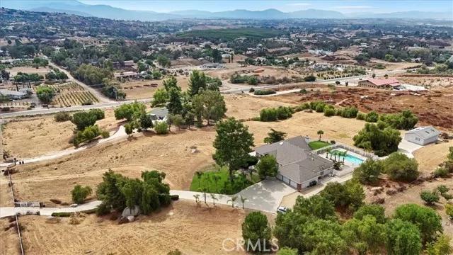 39423 Kapalua Way, Temecula Ca 92592 | Detached 4