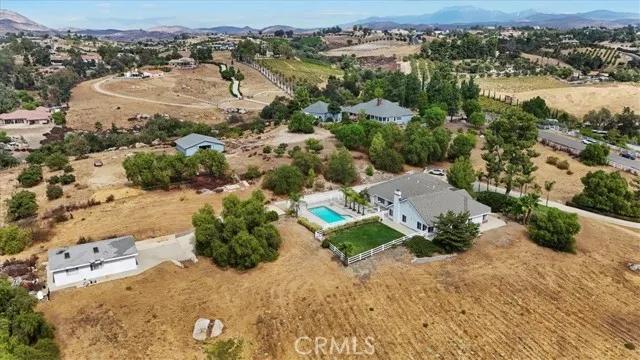 39423 Kapalua Way, Temecula Ca 92592 | Detached 6