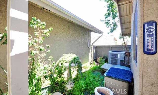 1635 Carmel Circle W, Upland Ca 91784 | Detached 33