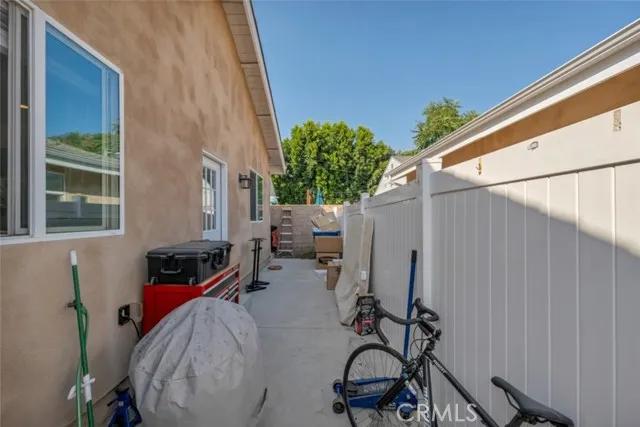 6735 Morella Avenue, North Hollywood Ca 91606 | Detached 32