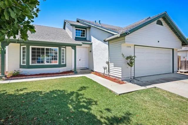 1579 Mission Meadows Drive, Oceanside Ca 92057 | Detached 2