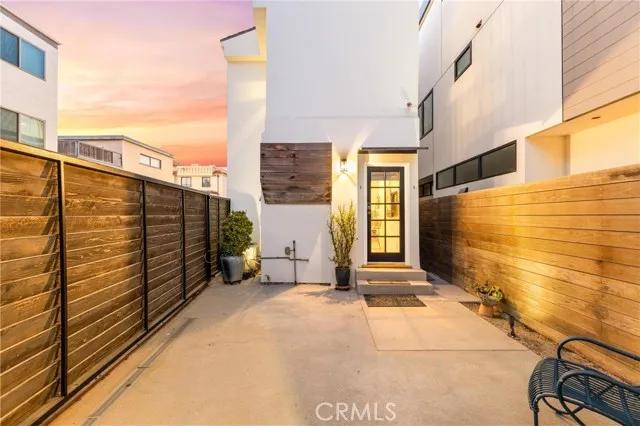 18 5th Street, Hermosa Beach Ca 90254 | Detached 45