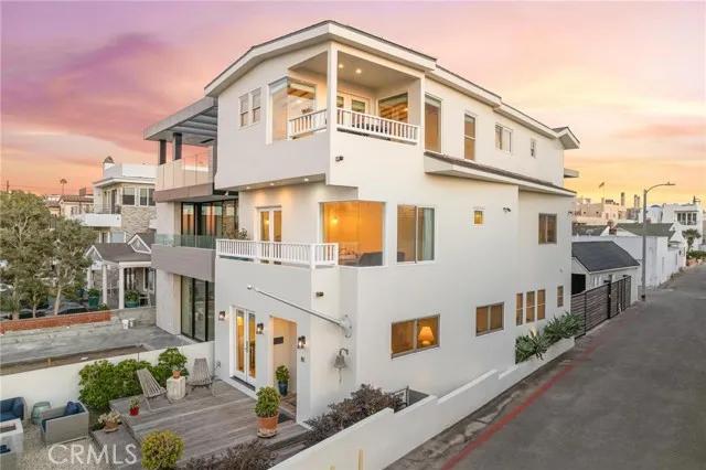 18 5th Street, Hermosa Beach Ca 90254 | Detached 0