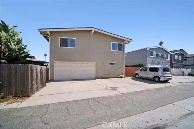 1227 New Bedford Court, Ventura Ca 93001 | Detached 34