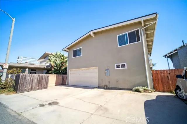 1227 New Bedford Court, Ventura Ca 93001 | Detached 35