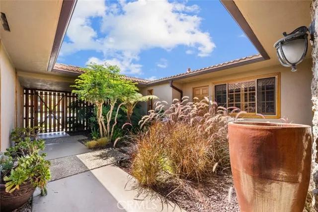 6633 S Sherbourne Drive, Los Angeles Ca 90056 | Detached 10