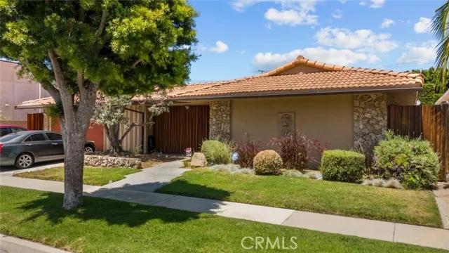 6633 S Sherbourne Drive, Los Angeles Ca 90056 | Detached 6