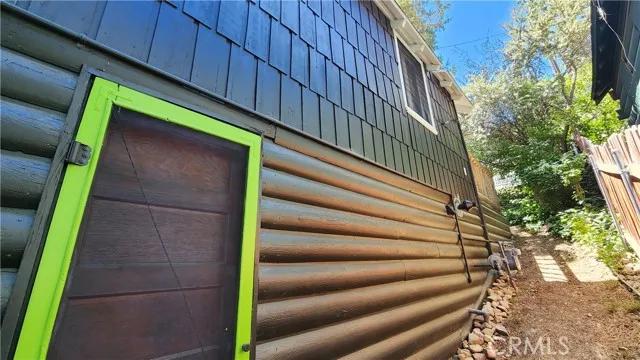 121 E Aeroplane Boulevard, Big Bear City Ca 92314 | Detached 34