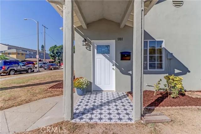 1101 Dawson Avenue, Long Beach Ca 90804 | Detached 6