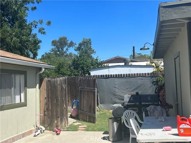 8529 Oleander Avenue, Fontana CA 92335 | Multi Family 6