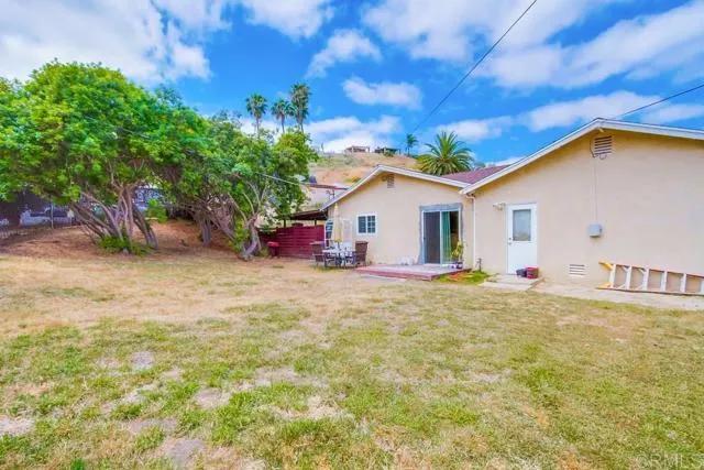 1448 El Prado Avenue, Lemon Grove Ca 91945 | Detached 27