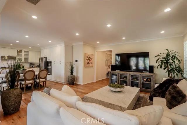 121 Beechmont, Irvine Ca 92620 | Detached 17