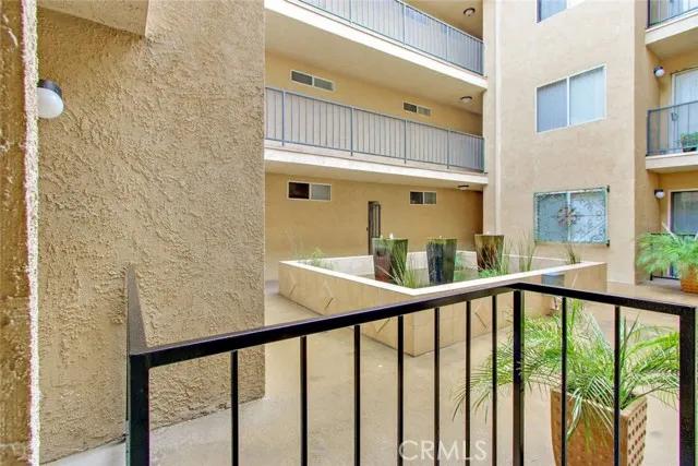 514 S Catalina Street # 308, Los Angeles Ca 90020 | Apartment 8