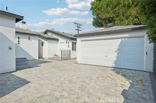 8142 Irvine Avenue, North Hollywood Ca 91605 | Detached 3