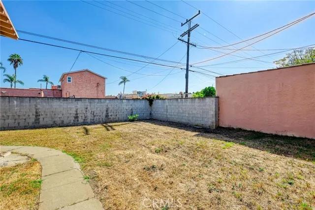 8814 S 3rd Avenue, Inglewood Ca 90305 | Detached 26