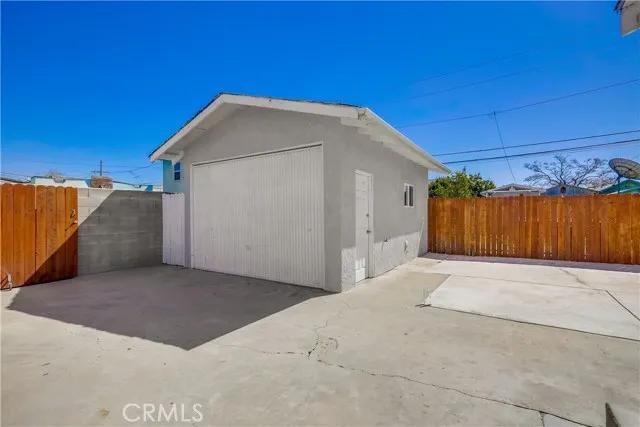 1446 Orange Avenue, Long Beach Ca 90813 | Detached 33