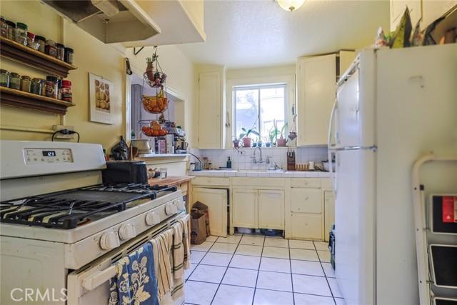 144 S Kenmore Avenue, Los Angeles CA 90004 | Multi Family 32